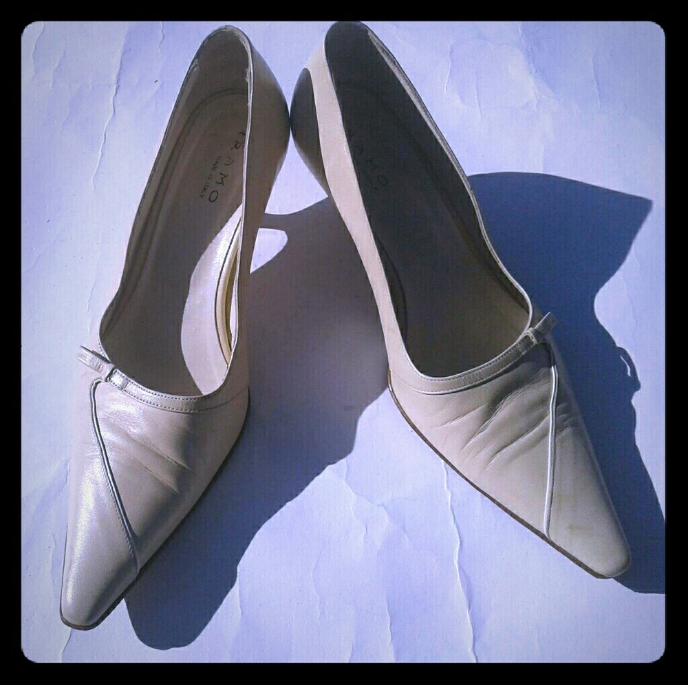 Vittorio Sabatino Ivory Pump Heels